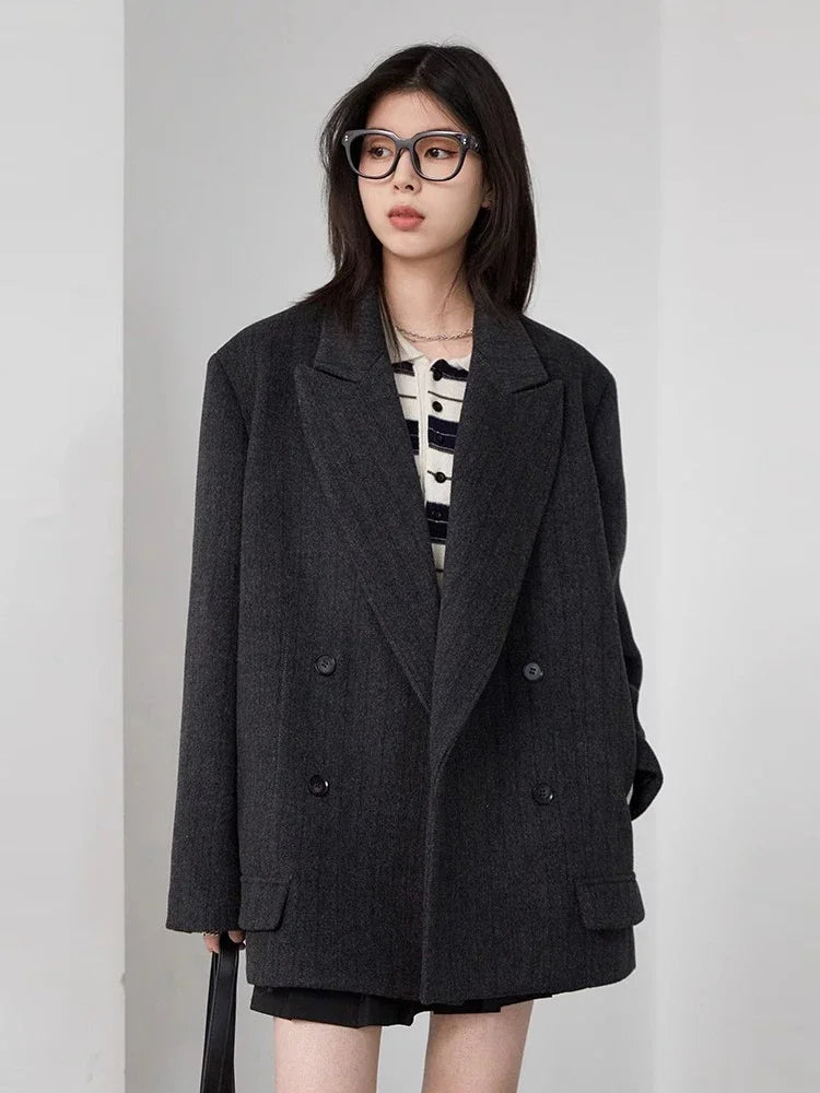 Double-Breasted Wool Blazer – Vintage-Inspired Power Dressing